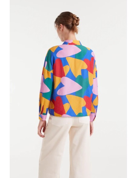 CAMISA CREPÉ LIGERO CON ESTAMPADO CÚPIDO.