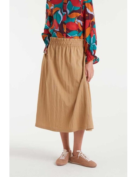 FALDA MIDI CON TEJIDO TECHNICAL,ELÁSTICO EN LA CINTURA,FRUNCIDO.