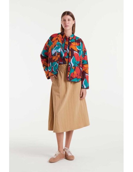 FALDA MIDI CON TEJIDO TECHNICAL,ELÁSTICO EN LA CINTURA,FRUNCIDO.