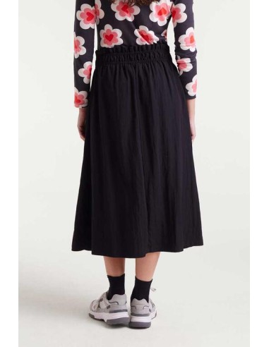 FALDA MIDI CON TEJIDO TECHNICAL, ELÁSTICO EN LA CINTURA FRUNCIDO.