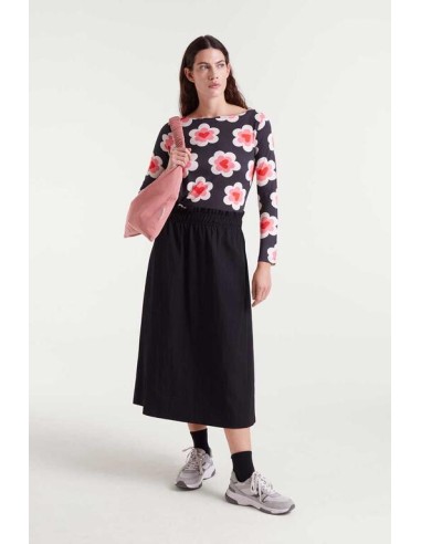 FALDA MIDI CON TEJIDO TECHNICAL, ELÁSTICO EN LA CINTURA FRUNCIDO.