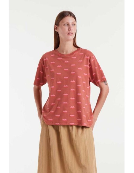 CAMISETA 100% ALGODÓN CON ESTAMPADO LIPS.