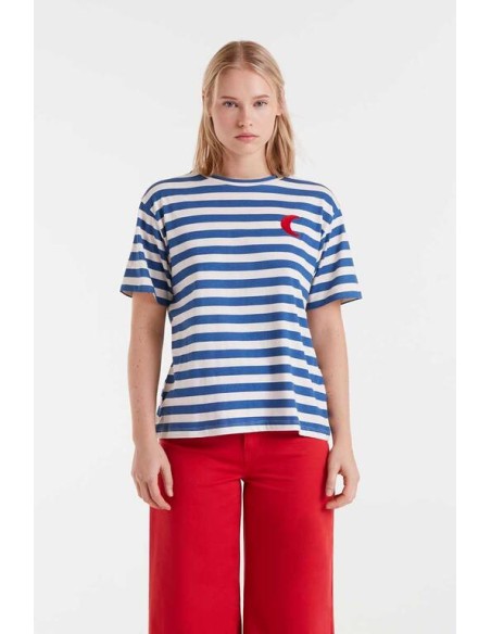 CAMISETA 100% ALGODÓN CON ESTAMPADO DE RAYAS BLANCAS Y AZULES.