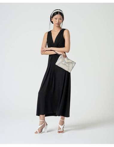 VESTIDO LARGO DE TIRANTES, CON DETALLE NUDO EN CINTURILLA.