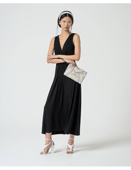 VESTIDO LARGO DE TIRANTES, CON DETALLE NUDO EN CINTURILLA.