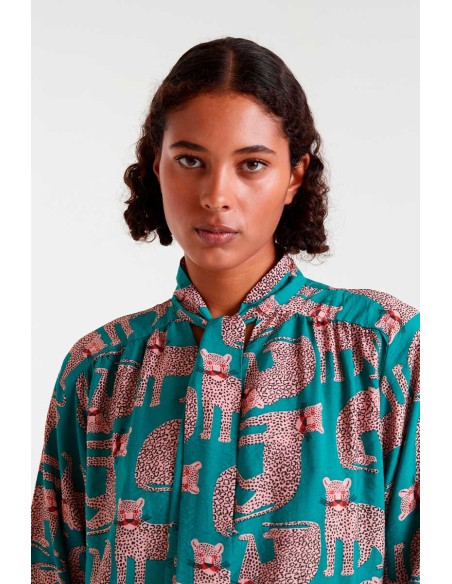 VESTIDO CORTO CON ESTAMPADO ONCA.