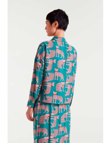 CAMISA CON ESTAMPADO ONCA.