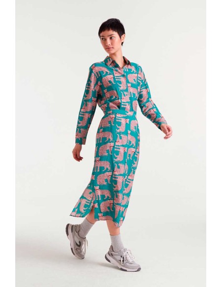 CAMISA CON ESTAMPADO ONCA.