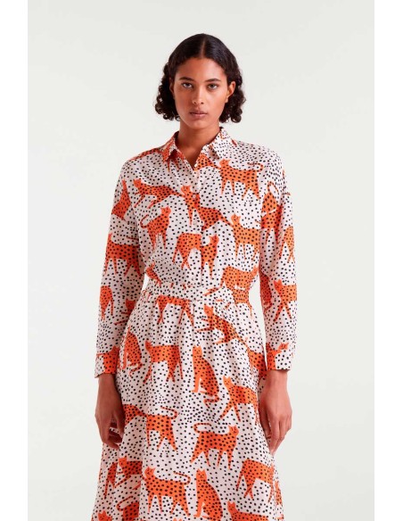 CAMISA CON ESTAMPADO TANO.