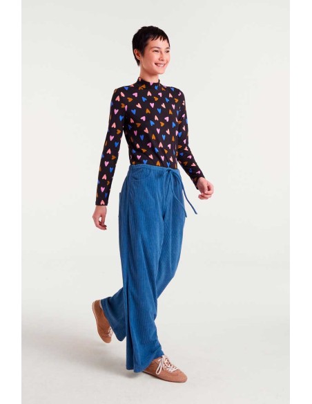 CAMISETA MANGA LARGA CON ESTAMPADO POTPURRÍ.