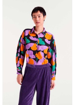 CAMISA CON ESTAMPADO APRICOT.