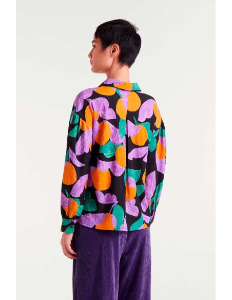 CAMISA CON ESTAMPADO APRICOT.