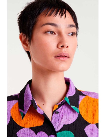 CAMISA CON ESTAMPADO APRICOT.