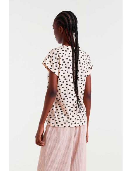 CAMISETA 100%ALGODÓN CON ESTAMPADO TANO DOTS.
