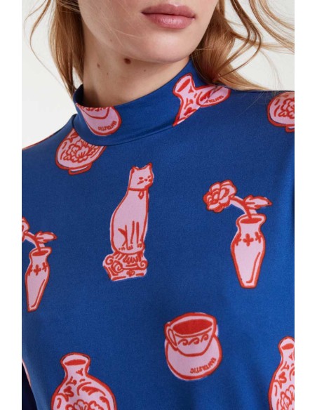 CAMISETA CON ESTAMPADO PORCELAIN.