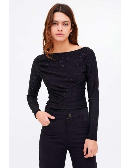 CAMISETA CUELLO BARCO.