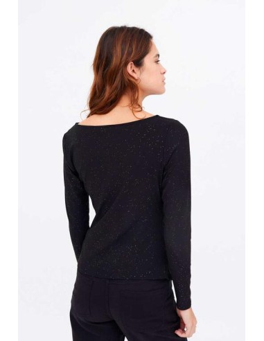 CAMISETA CUELLO BARCO.