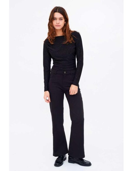 CAMISETA CUELLO BARCO.