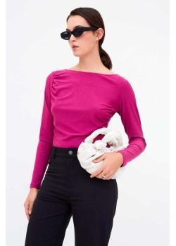 CAMISETA CUELLO BARCO.