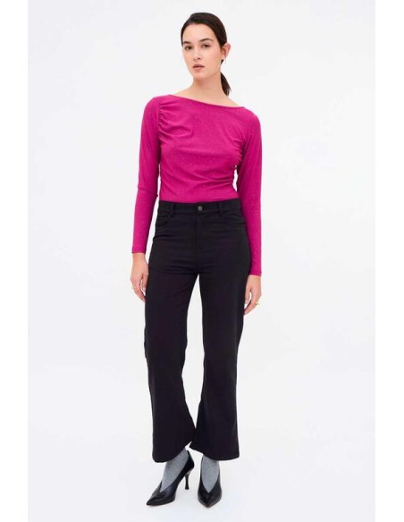 CAMISETA CUELLO BARCO.