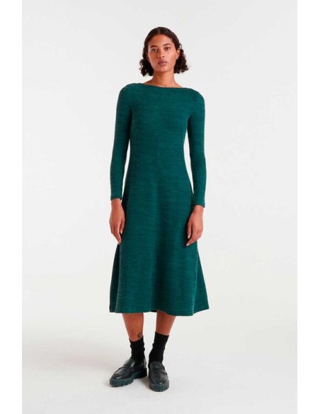 VESTIDO DE PUNTO CANALÉ.