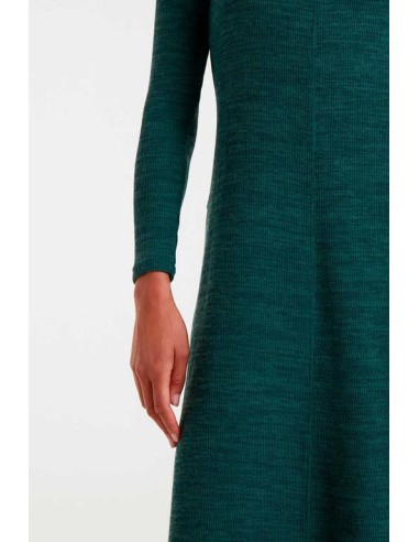 VESTIDO DE PUNTO CANALÉ.