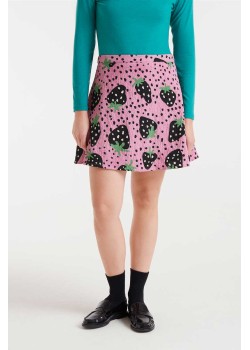 FALDA CORTA CON ESTAMPADO DE FRESAS.