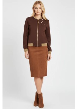 CHAQUETA CON CRAMALLERA,CON DETALLES BROCHES MOSCA.