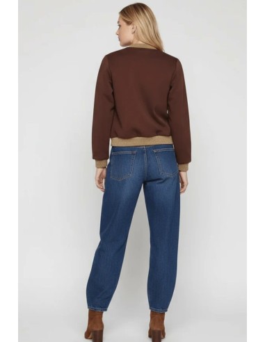 CHAQUETA CON CRAMALLERA,CON DETALLES BROCHES MOSCA.