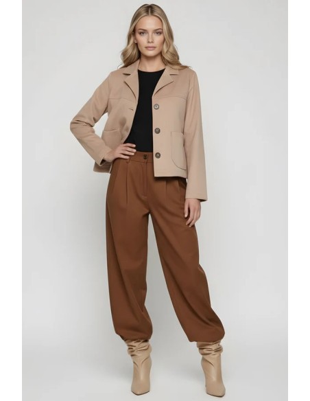 CHAQUETA CORTA ANTELINA CON AUTOMÁTICOS.