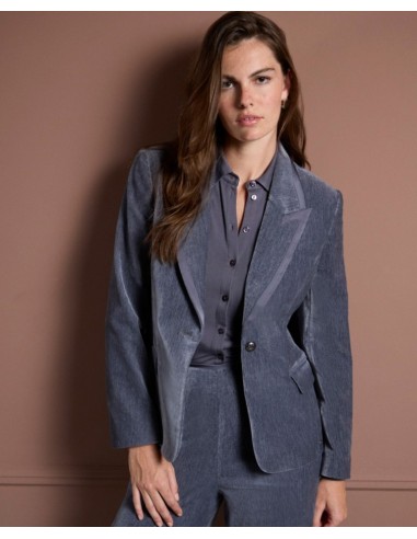 CAMISA ELÁSTICA Y SUAVE DE BAMBÚ.