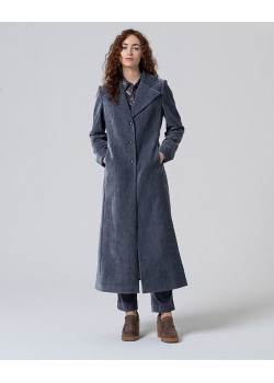 ABRIGO LARGO CON LIGERO ACOLCHADO INTERIOR.