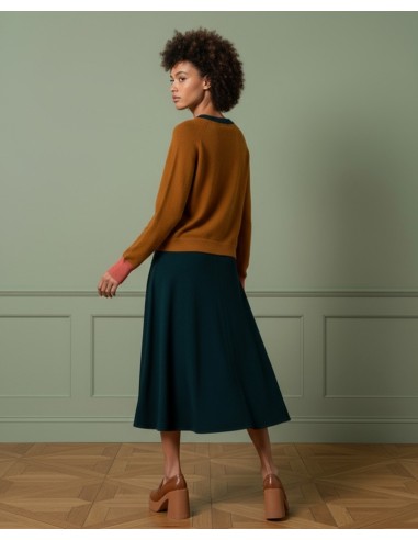 FALDA DE TRICOT COLOR LISO.