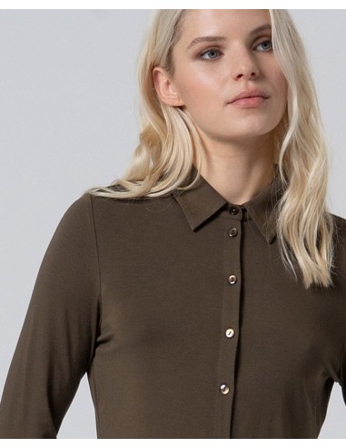 CAMISA ELÁSTICA Y SUAVE DE BAMBÚ.