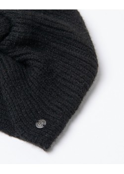 TURBANTE TRICOTADO CON EFECTO NUDO. 2