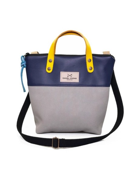 BANDOLERA MINI IMPERMEABLE CON ASAS.