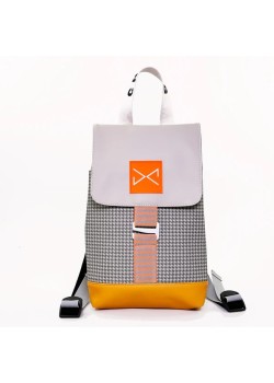 MOCHILA THE HOOK MINI SOLAPA BEIGE IMPERMEABLE DZ.