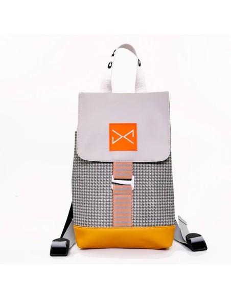 MOCHILA THE HOOK MINI SOLAPA BEIGE IMPERMEABLE DZ.