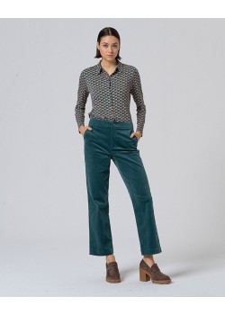 PANTALÓN RECTO DE PANA DE TIRO MEDIO.