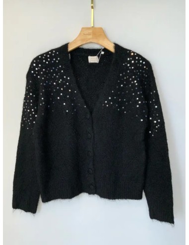 CHAQUETA DE PUNTO CON LENTEJUELAS.