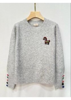 JERSEY DE PUNTO,ADORNOS EN PUÑOS DE BOTONES DE COLORES.