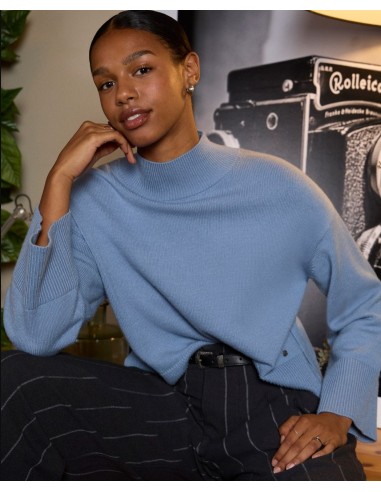 JERSEY DE PUNTO SUAVE CON MANGAS ACAMPANADAS.