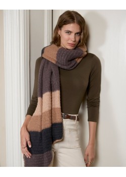 CAMISETA AJUSTADA DE CUELLO ALTO DE VISCOSA Y BAMBÚ. 2