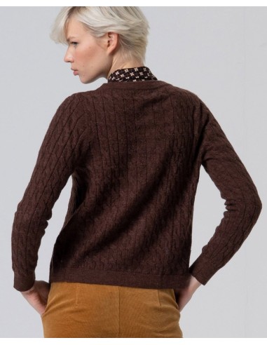 CHAQUETA  ARANES CORTA Y ENTALLADA DE PUNTO TRENZADO.