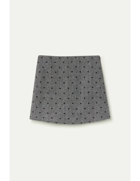 FALDA TWEED CON ESTAMPADO DE CORAZONES NEGRO.