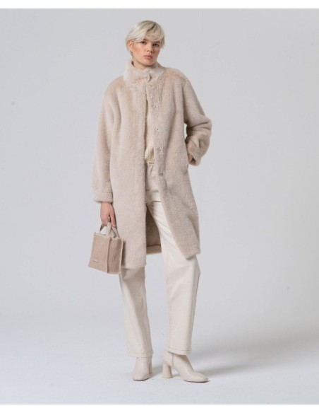 CAMISETA ESCOTE BARCO CON TEXTURA.