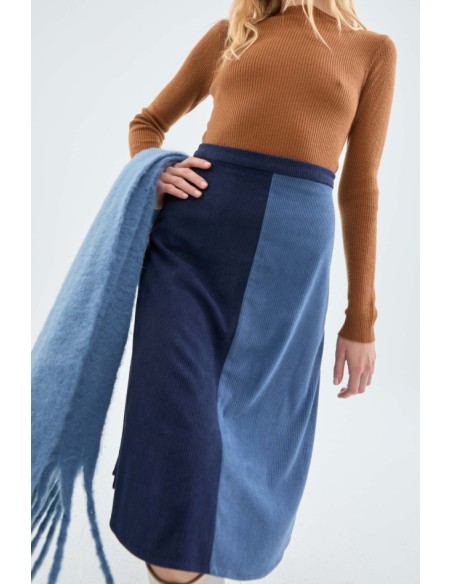 FALDA MIDI DE PANA DE TIRO ALTO BICOLOR AZUL.