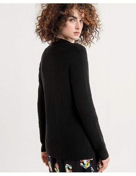 CHAQUETA AMERICANA PUNTO CON ABERTURAS LATERALES.