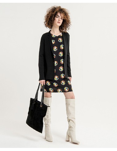 CHAQUETA AMERICANA PUNTO CON ABERTURAS LATERALES.