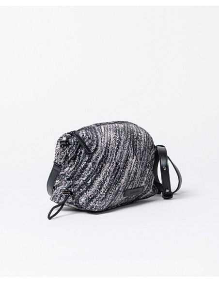 BOLSO BANDOLERA DE NYLON FRUCIDO CON CREMALLERA.